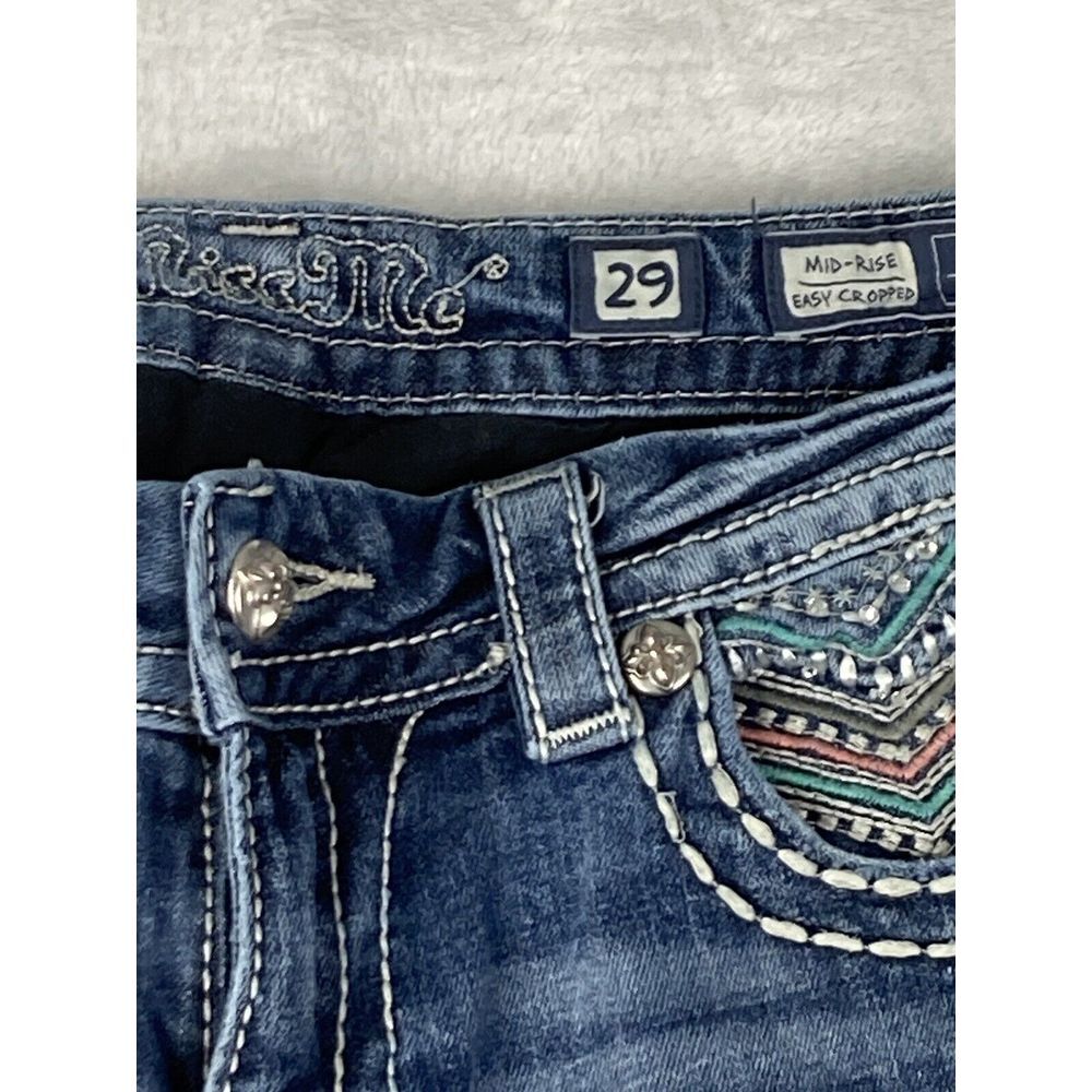 Miss Me Mid Rise Easy Cropped Jeans Women's Raw hem Medium Wash Blue Size 29 - Picture 3 of 16